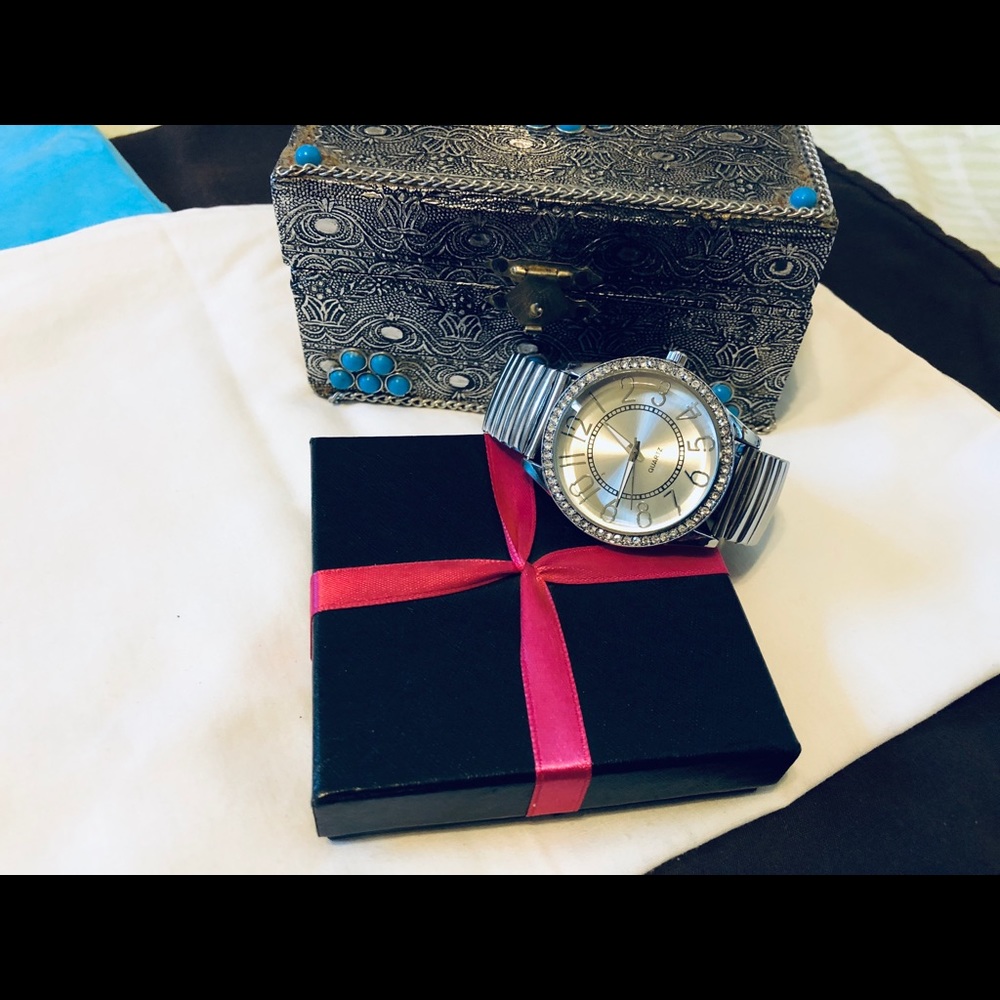 Watches - Picture 4 of 6
